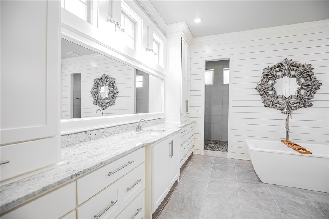 Champions Golf & Cc Rogers - Residential