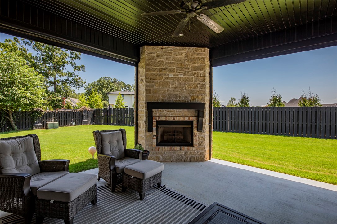 Champions Golf & Cc Rogers - Residential