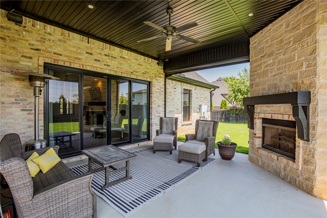 Champions Golf & Cc Rogers - Residential