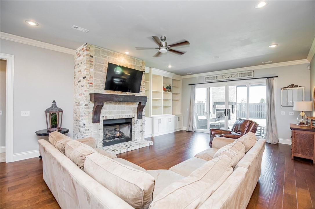 Champions Golf & Cc Rogers - Residential