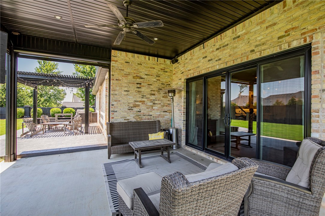 Champions Golf & Cc Rogers - Residential