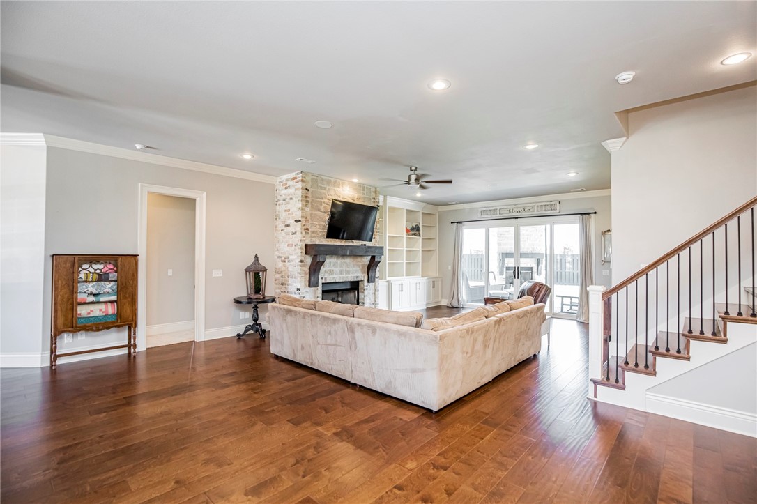 Champions Golf & Cc Rogers - Residential