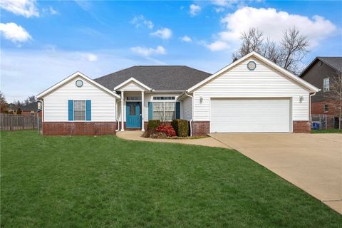 Photo of 2103 Green Acres Drive, Rogers, AR 72758 (MLS # 1333457)