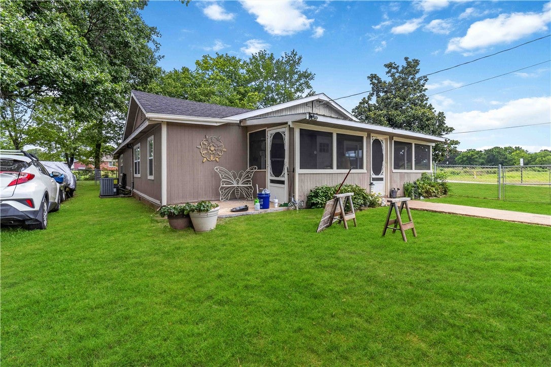 24 Wolfdale Road - Photo 2