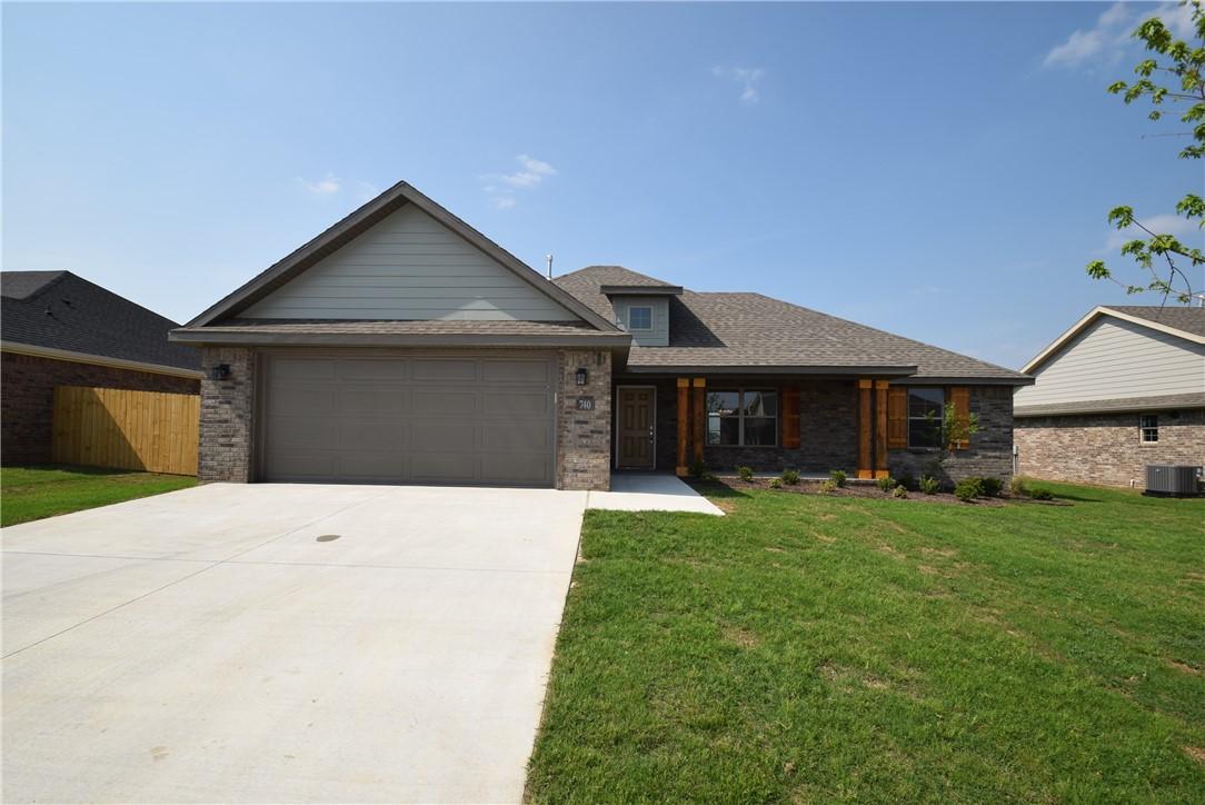 Photo 1 of 23 — 740 Hickory Meadows Avenue, Tontitown, AR 72762