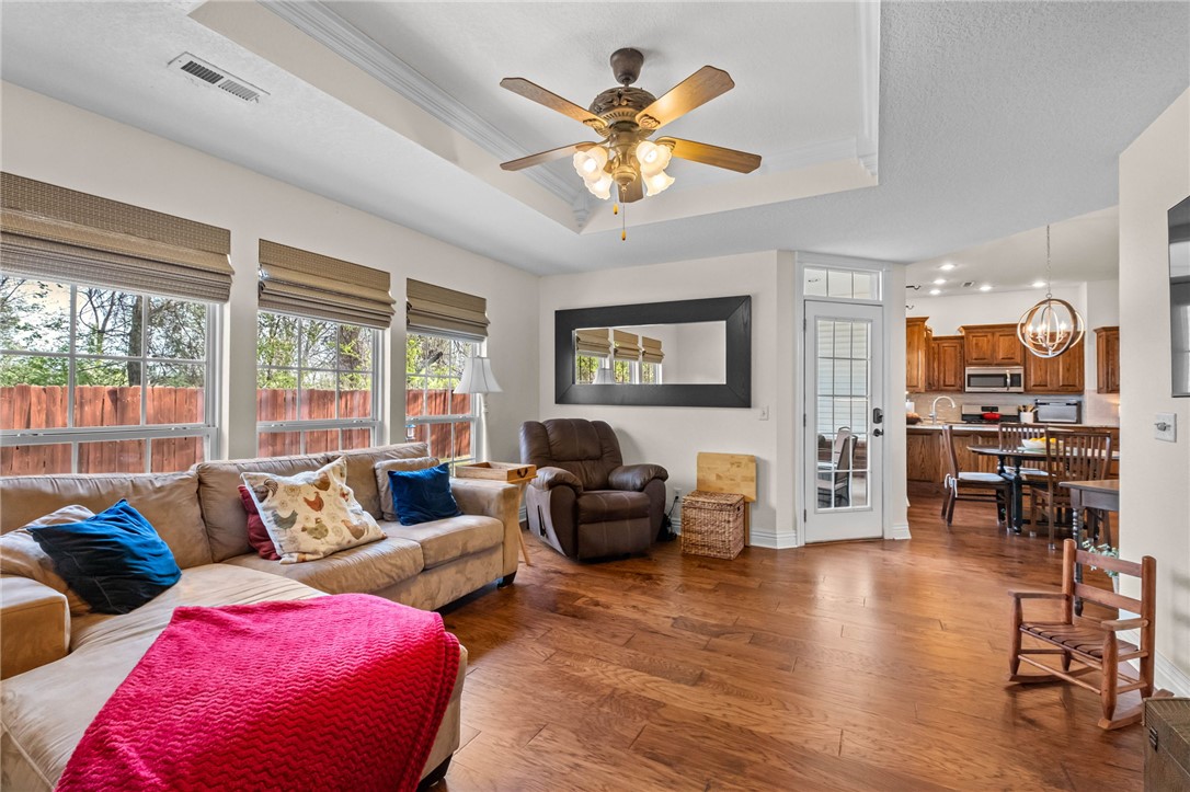 Whispering Timbers Ph 13 Rogers - Residential