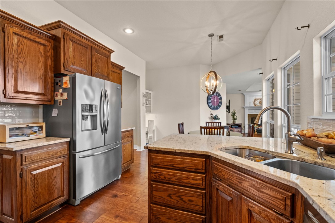 Whispering Timbers Ph 13 Rogers - Residential