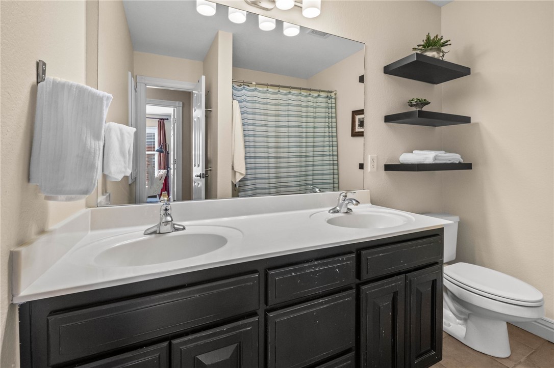 Whispering Timbers Ph 13 Rogers - Residential