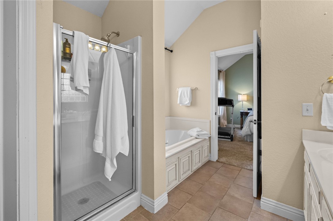 Whispering Timbers Ph 13 Rogers - Residential