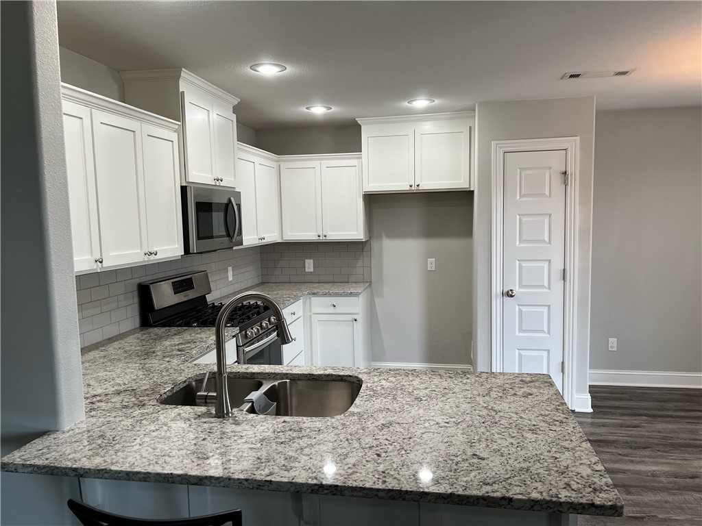 Saddle Brook Sub - Residential Lease