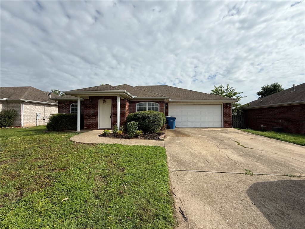 Great house in Bentonville for lease! New paint throughout, this home features: split bedroom plan, fenced backyard, fireplace, 2 car garage, double closets in master bedroom and all appliances included as a courtesy to the tenants. Ready to move in!