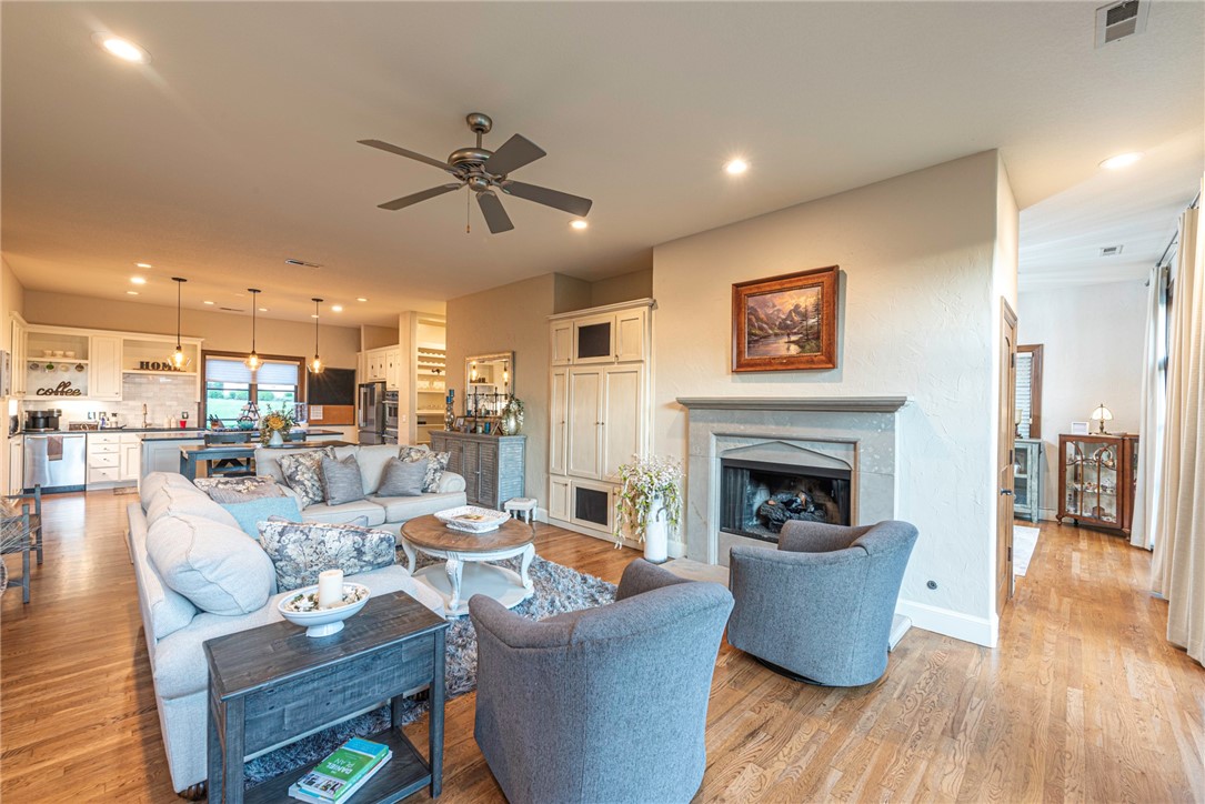 Shadow Valley Ph II Rogers - Residential