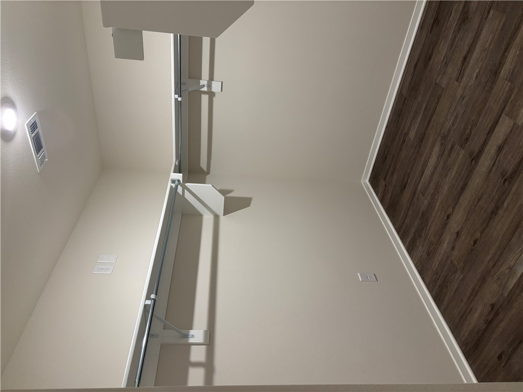 WOODWARD PARK - Residential Lease