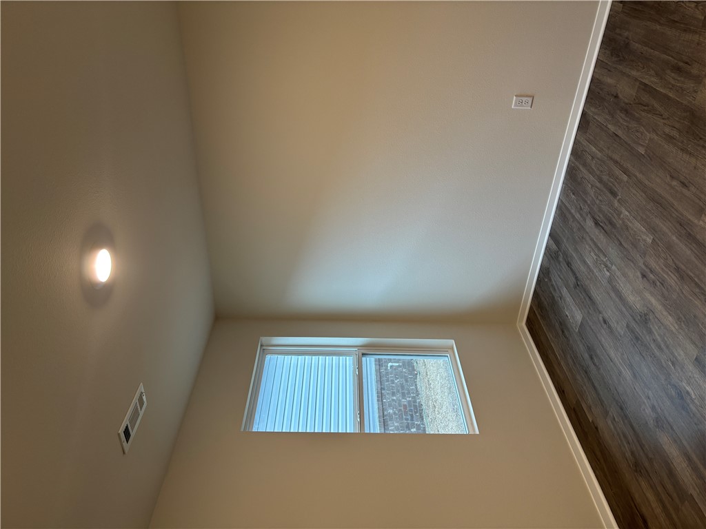 WOODWARD PARK - Residential Lease