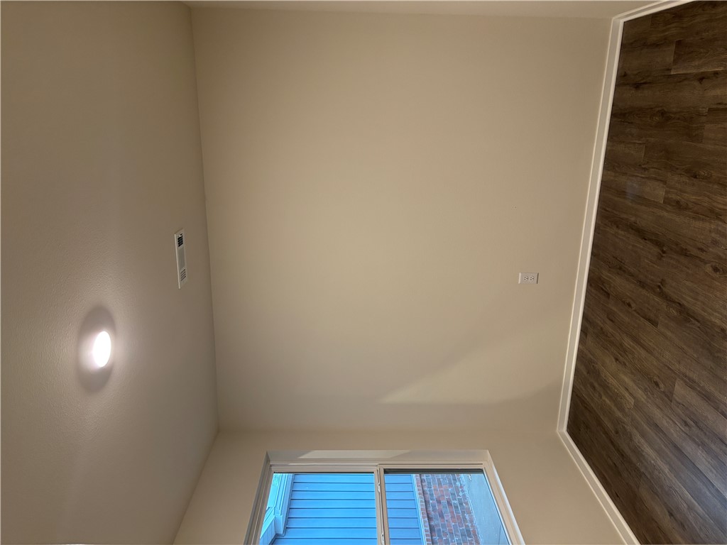 WOODWARD PARK - Residential Lease