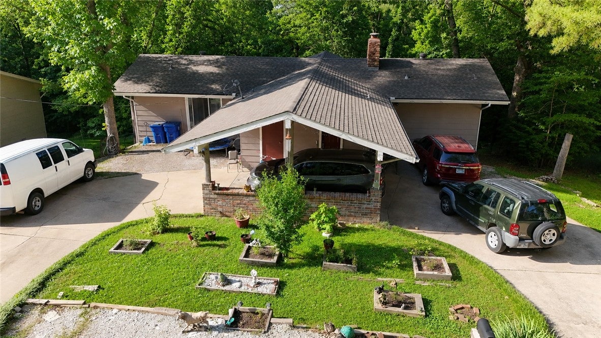4 Cummings Lane
