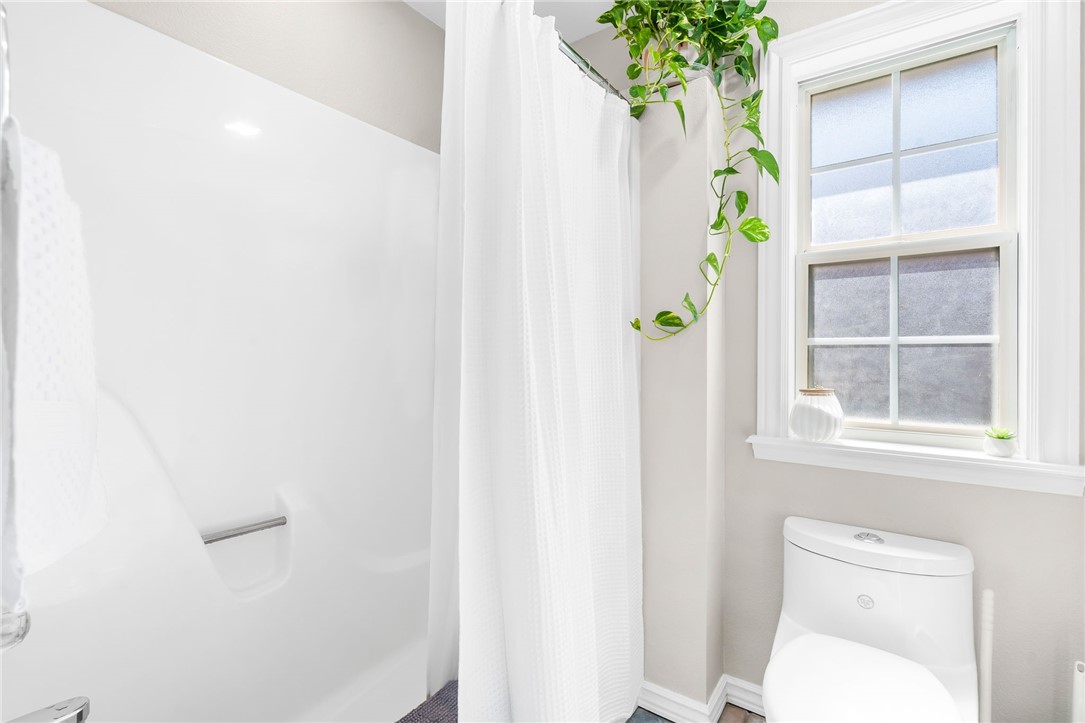 Whispering Timbers Ph 12 Rogers - Residential