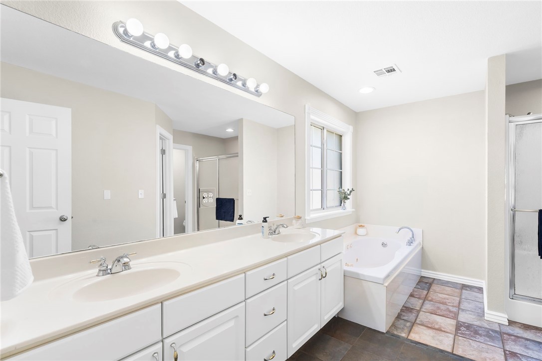 Whispering Timbers Ph 12 Rogers - Residential