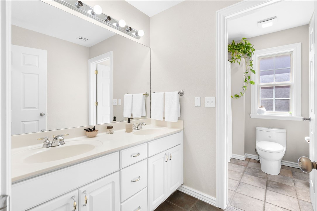 Whispering Timbers Ph 12 Rogers - Residential