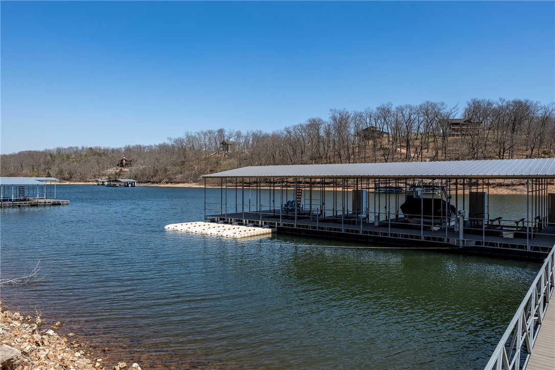 Hawks Landing On Beaver Lake Rurban - Residential