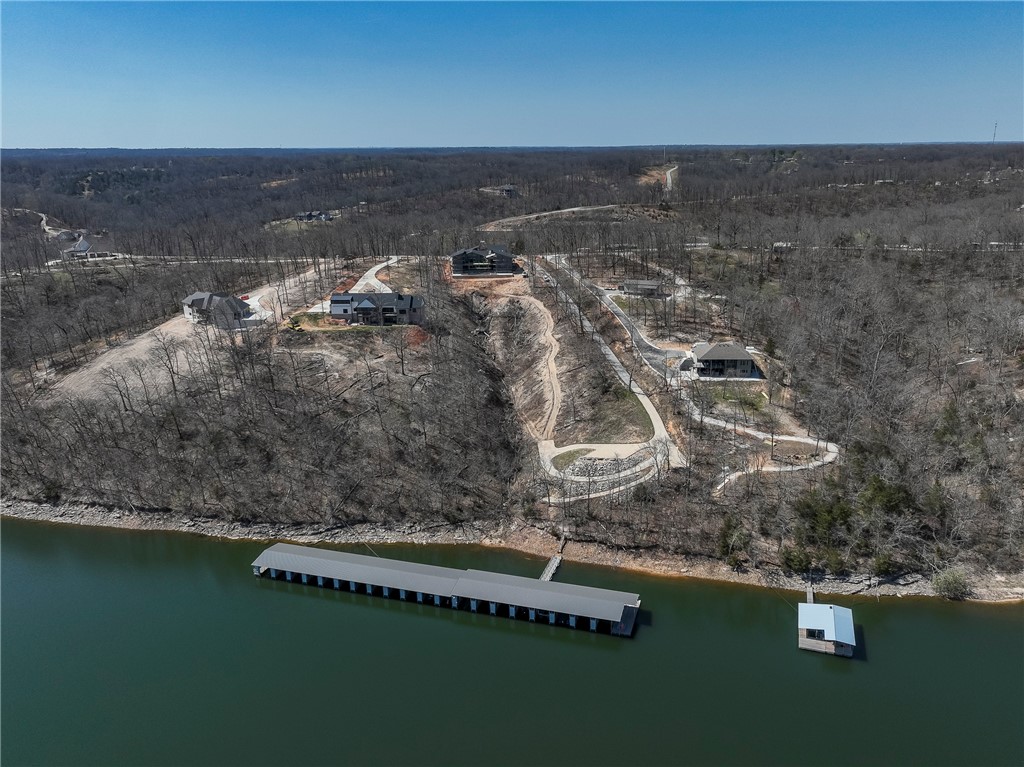 Hawks Landing On Beaver Lake Rurban - Residential