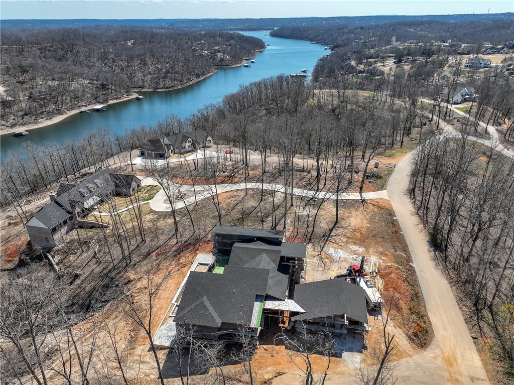 Hawks Landing On Beaver Lake Rurban - Residential