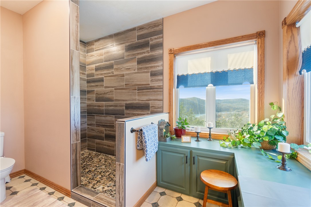 Unit 117 Holiday Island - Residential