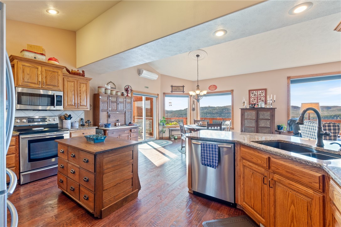 Unit 117 Holiday Island - Residential