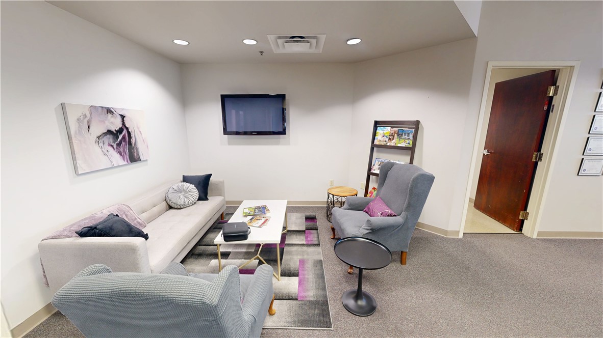 Pinnacle Pointe Ph 2 Rogers - Commercial Lease