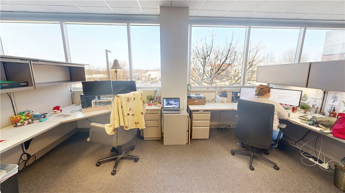 Pinnacle Pointe Ph 2 Rogers - Commercial Lease