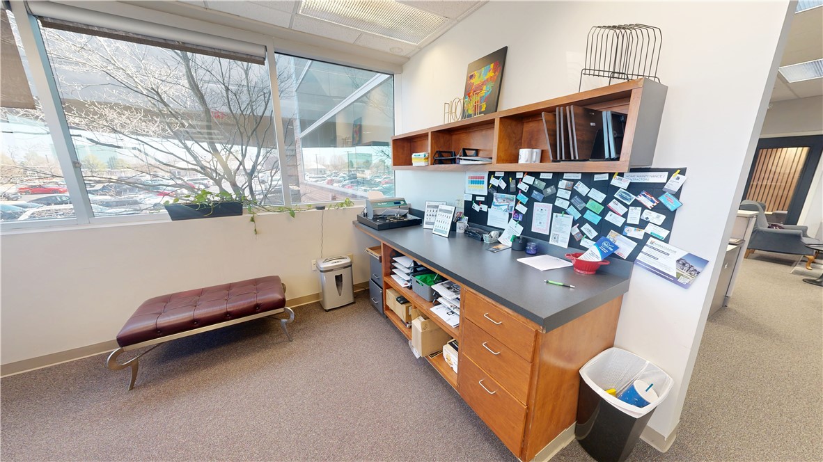 Pinnacle Pointe Ph 2 Rogers - Commercial Lease