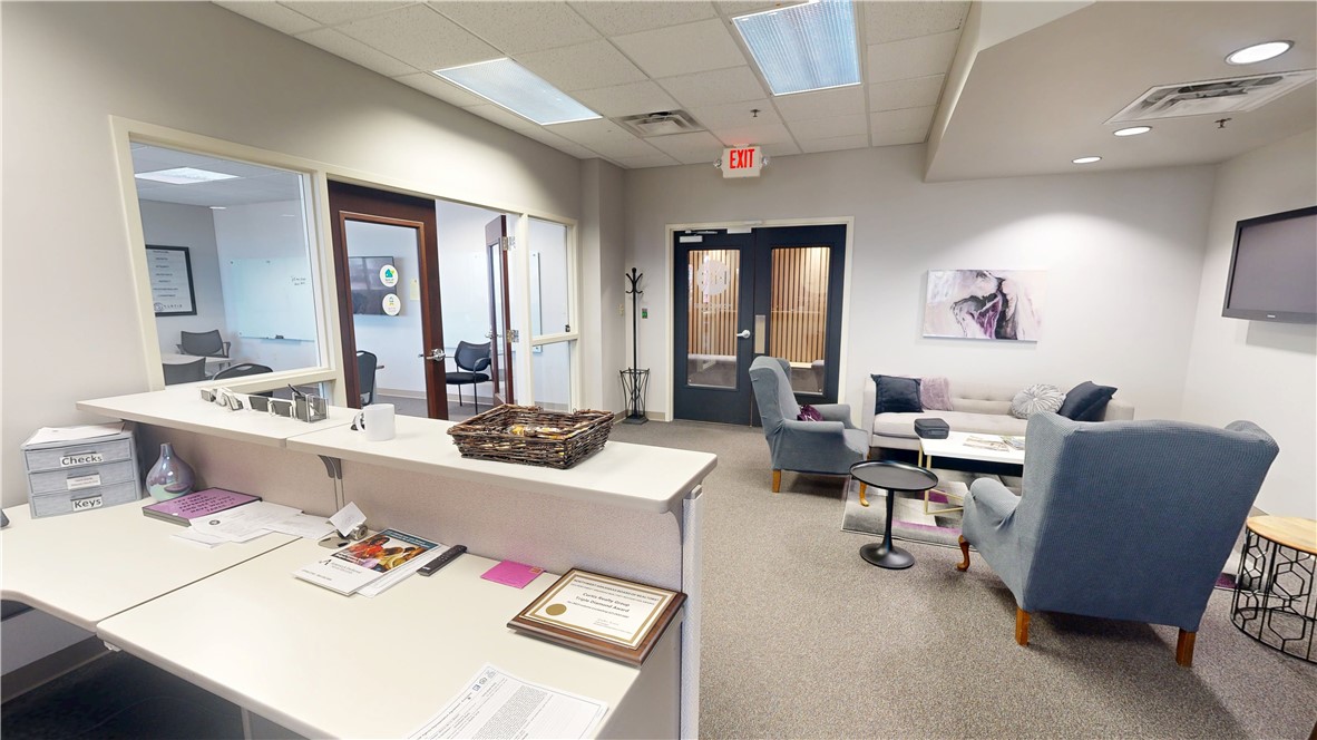 Pinnacle Pointe Ph 2 Rogers - Commercial Lease