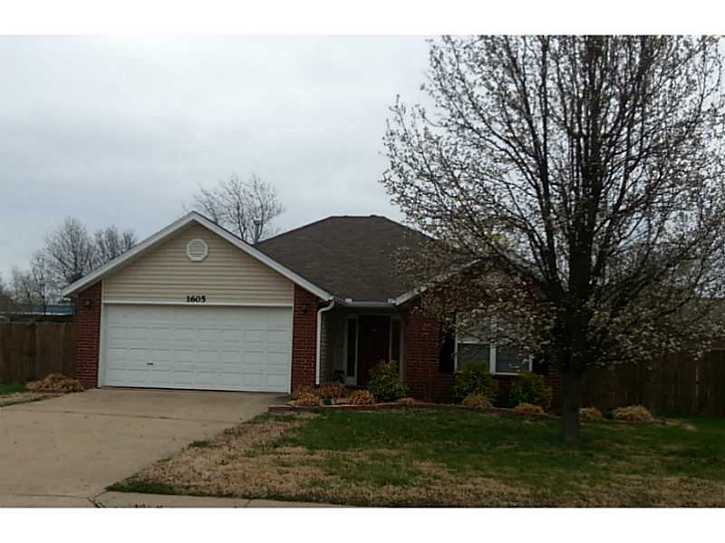 Delightful home w/ upgraded hardwood flooring, very well maintained 3 bedroom, 2 bath, eat-in kitchen, gaslog firelplace, huge fenced in back yard for kids to play or pets to roam! Close to Ballparks & walking trails. Home includes 1 year home warranty.