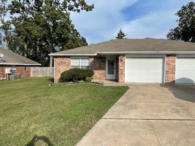 2-bedroom, 2-bath duplex offering a comfortable and modern living space. Includes washer, dryer, and refrigerator for added convenience. Located in the Bentonville School District and just 1.4 miles from Bentonville Square, with easy access to shopping, restaurants, and local amenities.**$300 non-refundable pet deposit **$50 monthly pet rent**