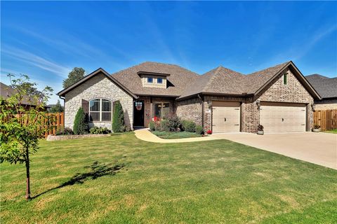 Photo of 695 Malbec Road, Tontitown, AR 72762 (MLS # 1326616)