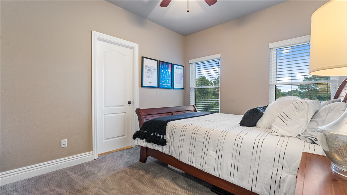 Soaring Hawk Sub Cave Spgs - Residential