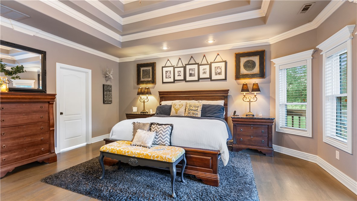 Soaring Hawk Sub Cave Spgs - Residential