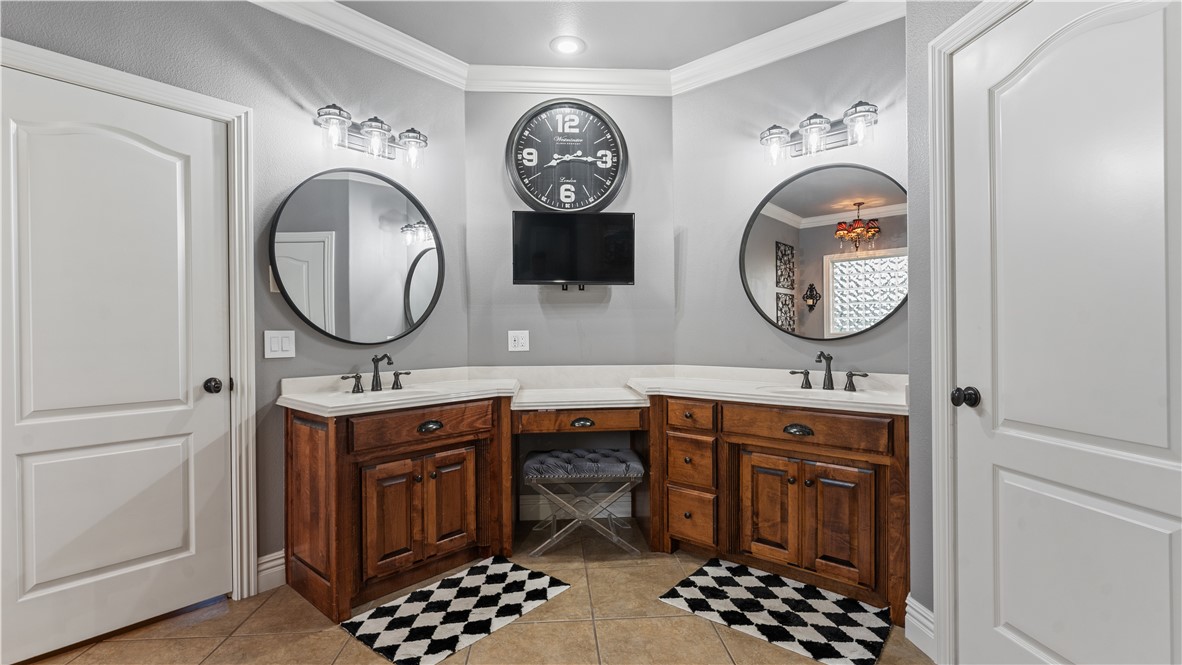 Soaring Hawk Sub Cave Spgs - Residential