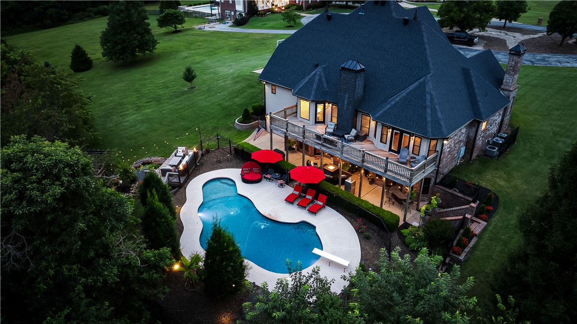 Soaring Hawk Sub Cave Spgs - Residential