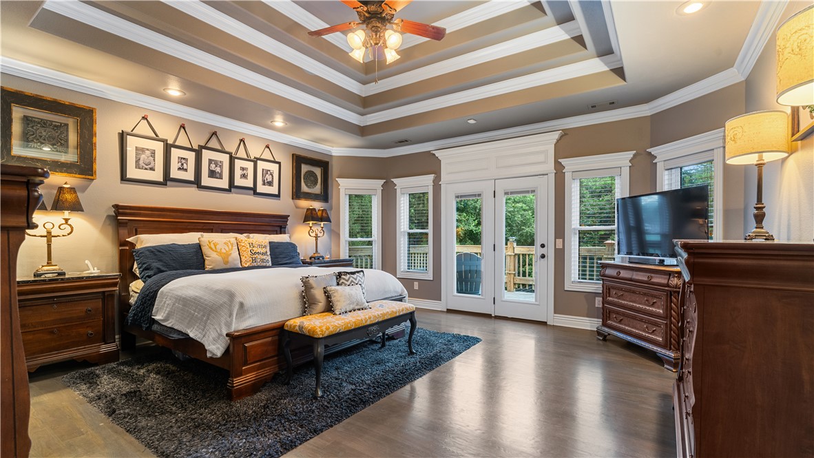 Soaring Hawk Sub Cave Spgs - Residential