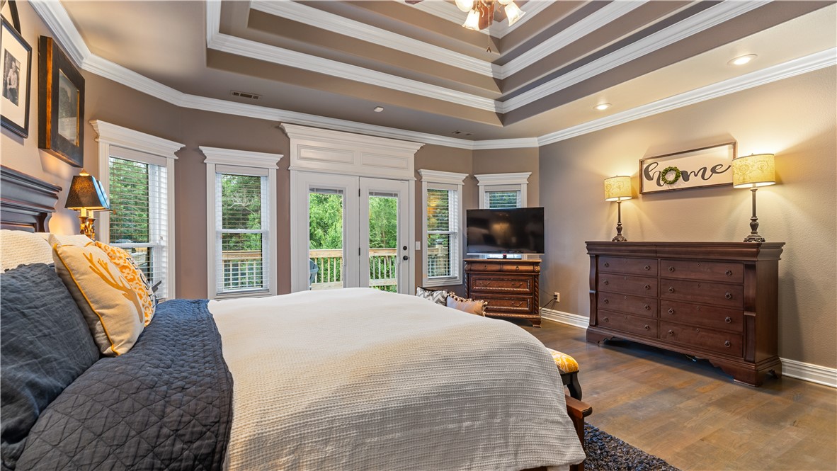 Soaring Hawk Sub Cave Spgs - Residential