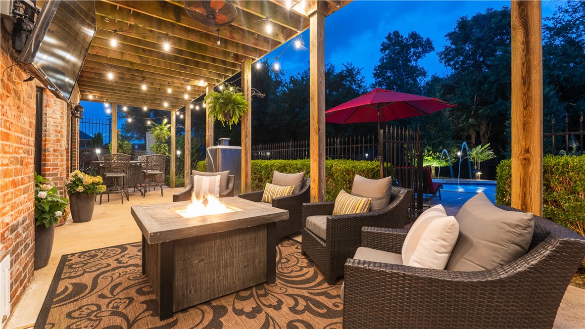 Soaring Hawk Sub Cave Spgs - Residential