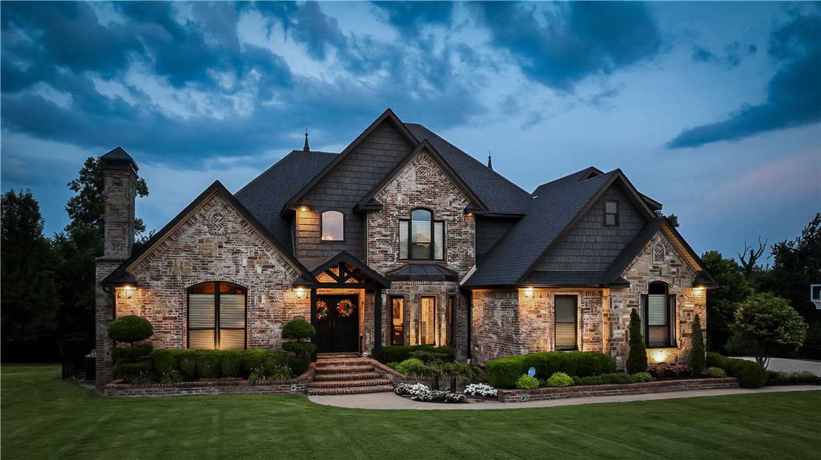 Soaring Hawk Sub Cave Spgs - Residential