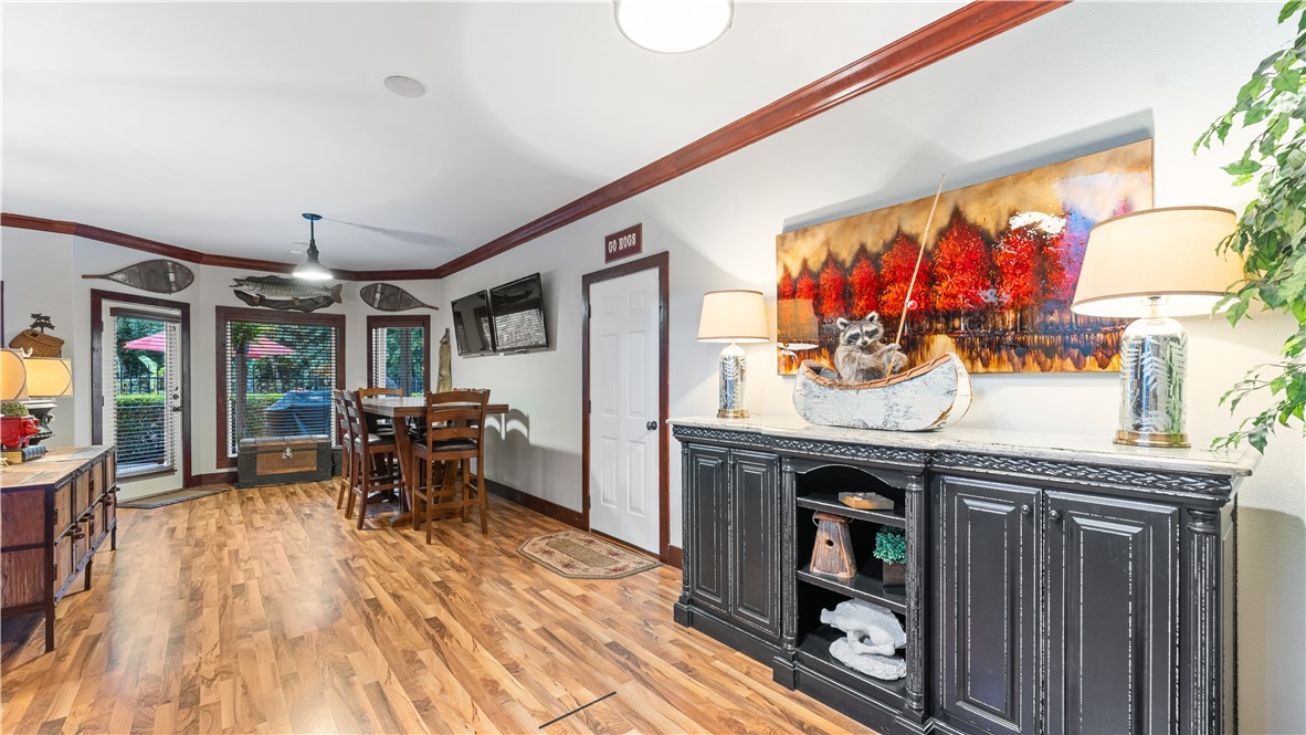 Soaring Hawk Sub Cave Spgs - Residential