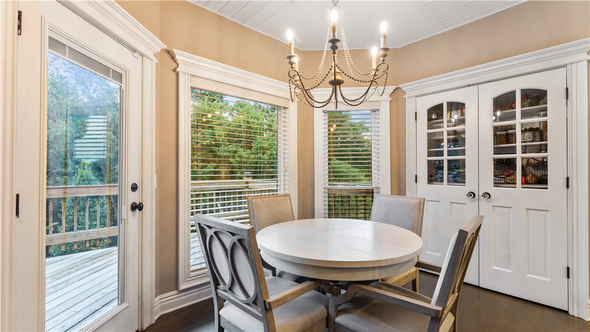 Soaring Hawk Sub Cave Spgs - Residential