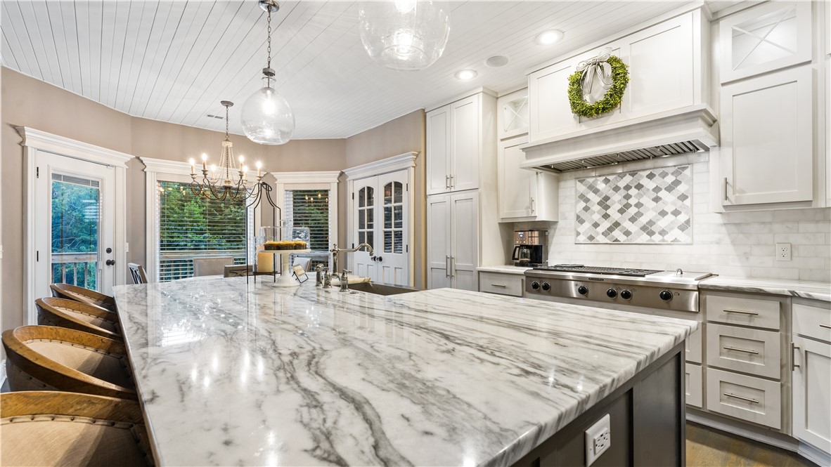 Soaring Hawk Sub Cave Spgs - Residential