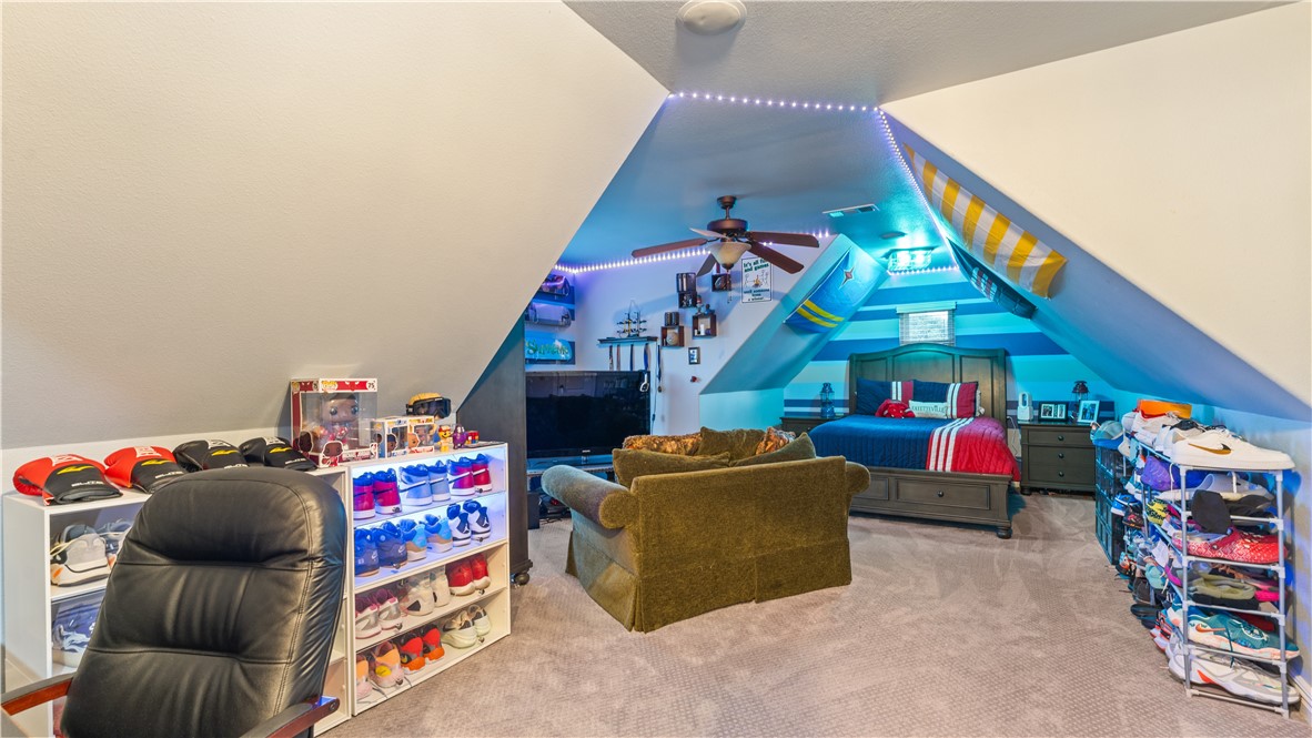 Soaring Hawk Sub Cave Spgs - Residential