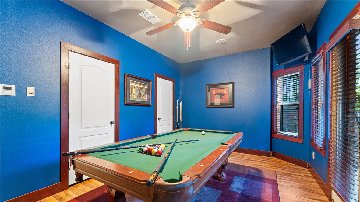 Soaring Hawk Sub Cave Spgs - Residential