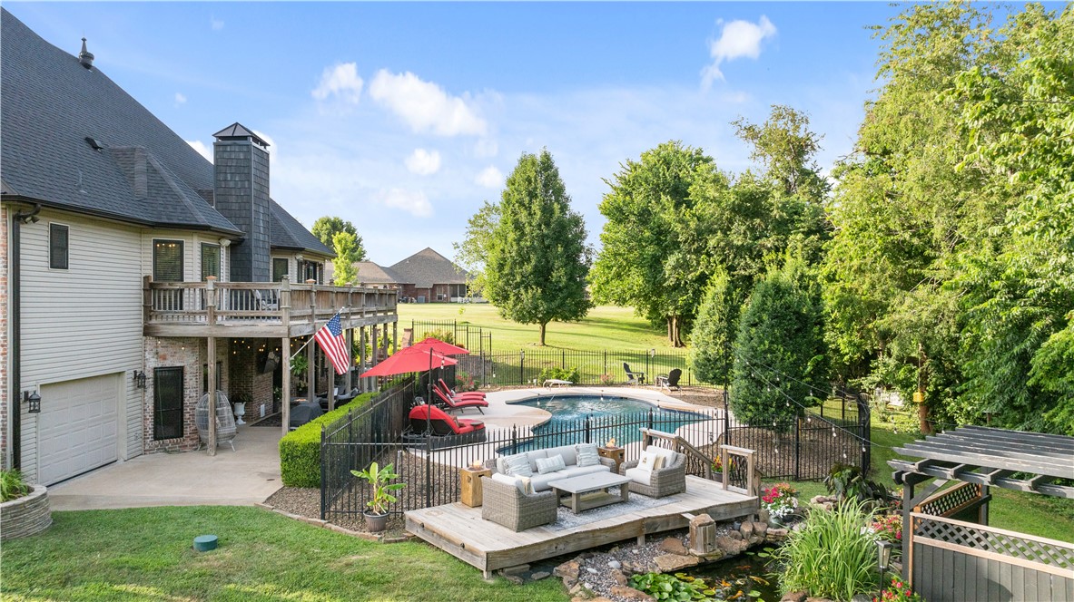 Soaring Hawk Sub Cave Spgs - Residential