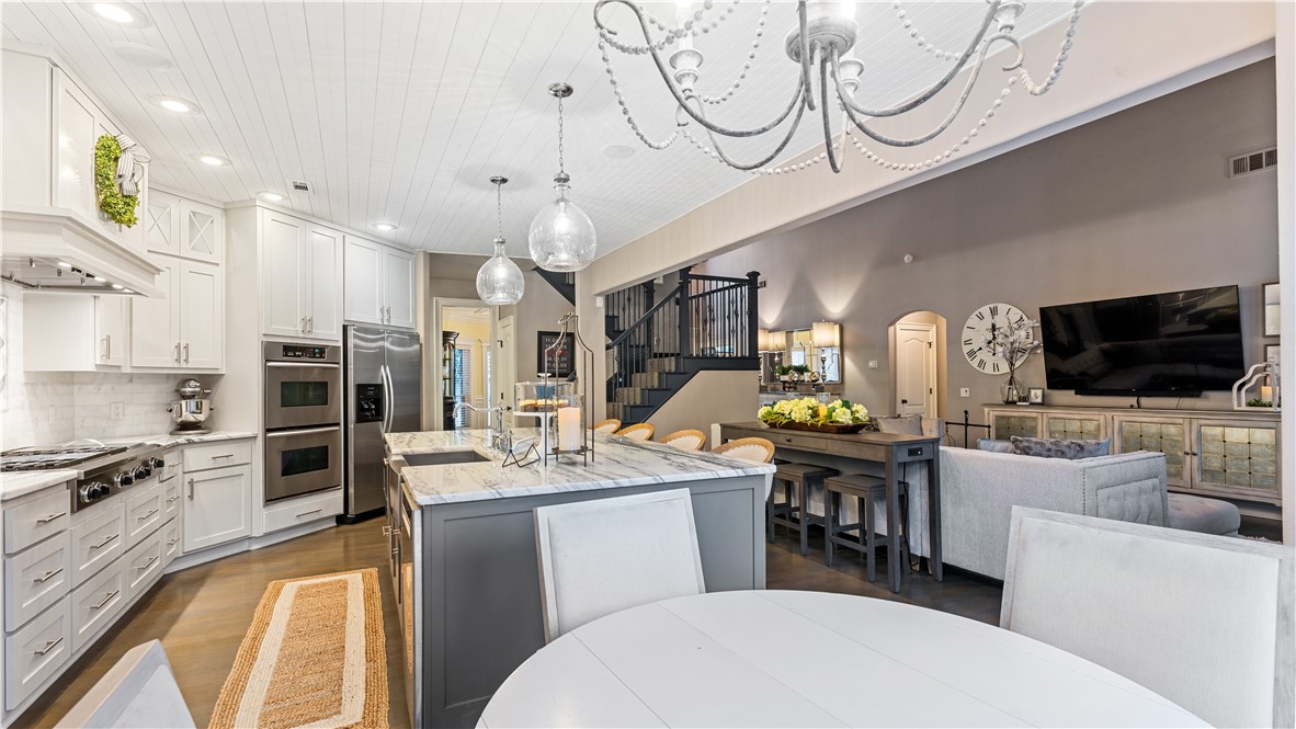 Soaring Hawk Sub Cave Spgs - Residential